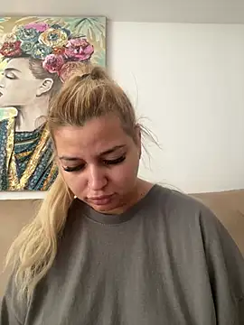 AllysonK online show from 28, 7, 2026