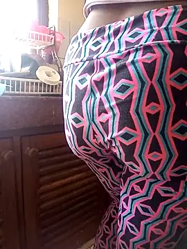 Snapshot of zainabsmile chatting on 25, 10, 2025 zainabsmile online show from 25, 10, 2025