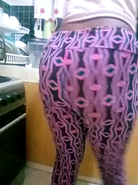 Snapshot of zainabsmile chatting on 3, 11, 2025 zainabsmile online show from 3, 11, 2025