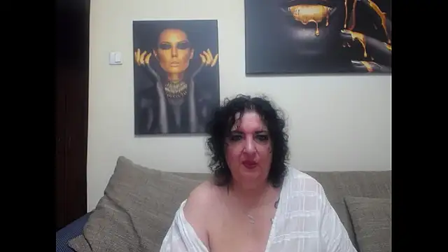 Snapshot of maturekorine chatting on 17, 5, 2026 maturekorine online show from 17, 5, 2026