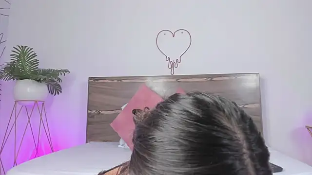 Snapshot of ivette_bocelly chatting on 4, 3, 2025 ivette bocelly online show from 4, 3, 2025