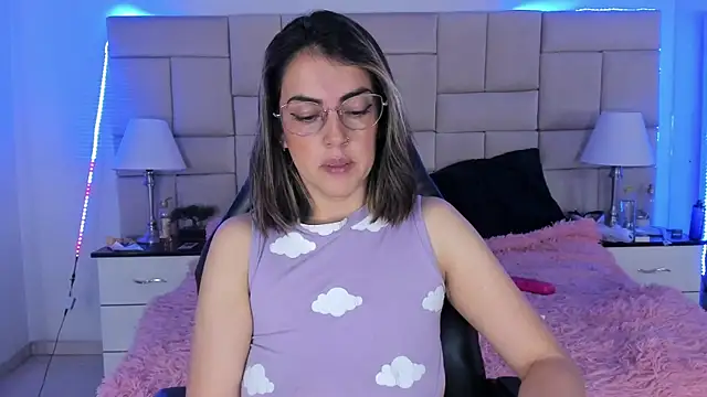 Snapshot of IsisLoveyes_ chatting on 12, 12, 2024 IsisLoveyes  online show from 12, 12, 2024