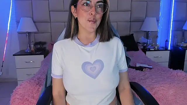 Snapshot of IsisLoveyes_ chatting on 17, 12, 2024 IsisLoveyes  online show from 17, 12, 2024