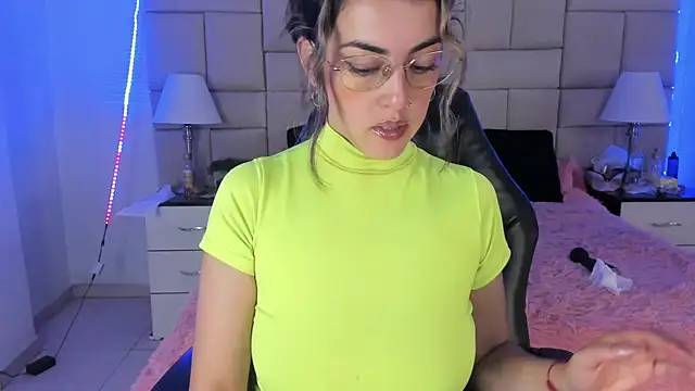 Snapshot of IsisLoveyes_ chatting on 24, 12, 2024 IsisLoveyes  online show from 24, 12, 2024
