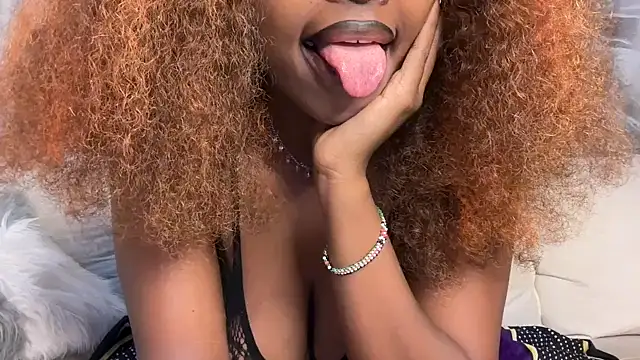 Snapshot of Chocolate_queen2 chatting on 8, 5, 2026 Chocolate queen2 online show from 8, 5, 2026