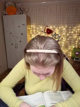 Snapshot of D0nna_ chatting on 10, 3, 2026 D0nna online show from 10, 3, 2026