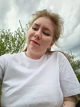 Snapshot of D0nna_ chatting on 4, 5, 2026 D0nna online show from 4, 5, 2026