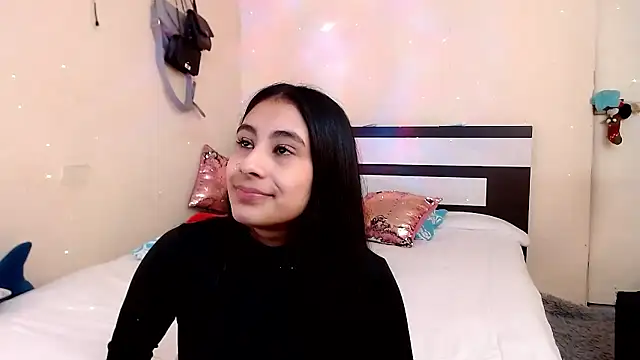 Snapshot of chika_hellar chatting on 15, 1, 2026 chika hellar online show from 15, 1, 2026