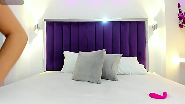 Snapshot of LindsyCater chatting on 9, 1, 2025 LindsyCater online show from 9, 1, 2025