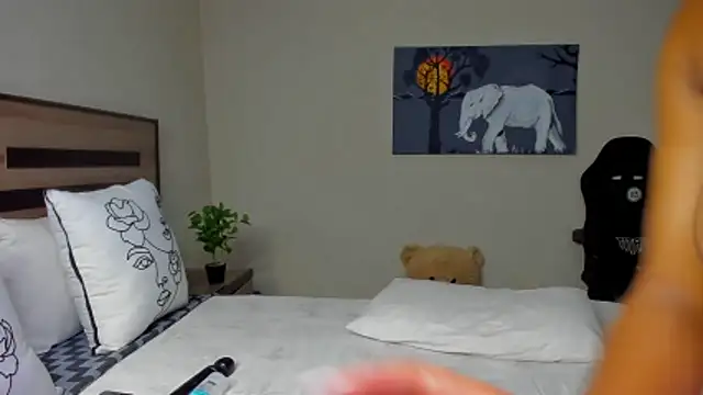 Renee-18 online show from 1, 2, 2026