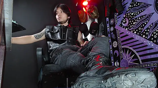 Dicaprioo  online show from 10, 3, 2025