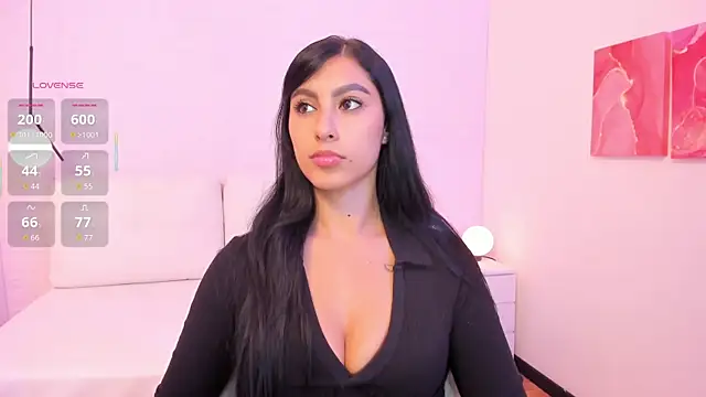 Snapshot of Emily_roux chatting on 10, 9, 2025 Emily roux online show from 10, 9, 2025