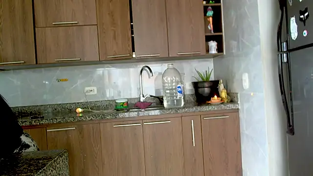 Snapshot of adan_eva960 chatting on 28, 1, 2025 adan eva960 online show from 28, 1, 2025