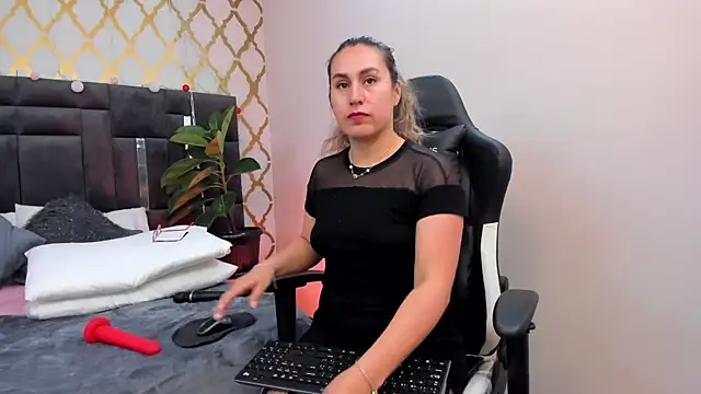 RubbyTaylor online show from 8, 2, 2025