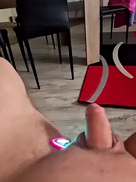 Szeltolo001 online show from 7, 2, 2026