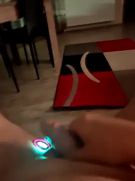 Szeltolo001 online show from 9, 3, 2026