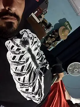 Snapshot of GILBERTHOR92 chatting on 18, 12, 2025 GILBERTHOR92 online show from 18, 12, 2025