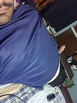 GILBERTHOR92 online show from 4, 2, 2026