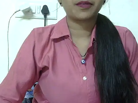 Snapshot of momo_lov chatting on 16, 10, 2025 momo lov online show from 16, 10, 2025