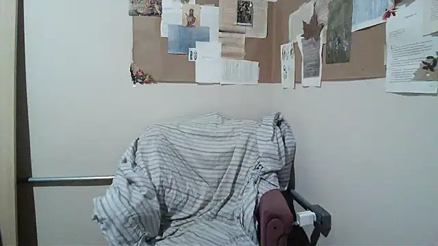 Snapshot of bbyedarling chatting on 13, 11, 2025 bbyedarling online show from 13, 11, 2025