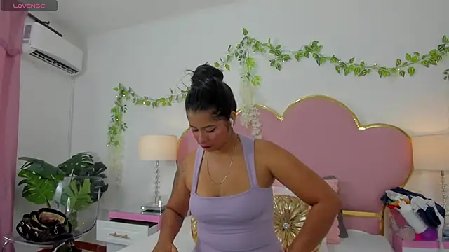 Snapshot of EmmaCrush chatting on 25, 9, 2025 EmmaCrush online show from 25, 9, 2025