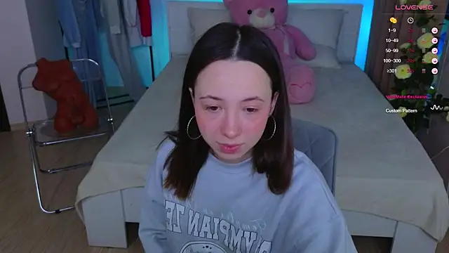 Hayle Hill online show from 4, 2, 2025