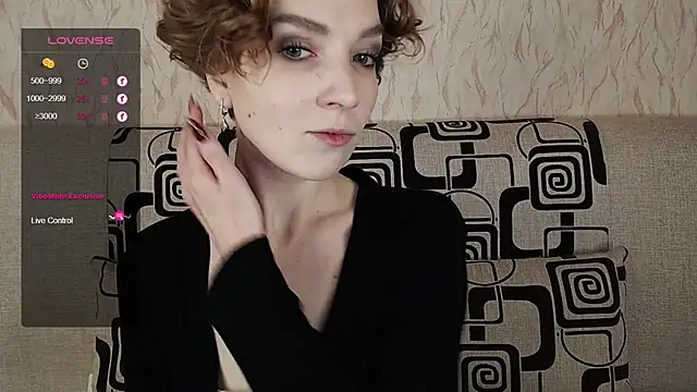 Snapshot of TinaWince chatting on 19, 10, 2025 TinaWince online show from 19, 10, 2025