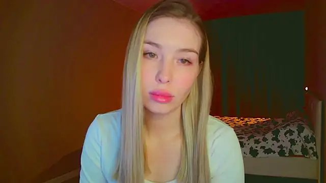 Snapshot of mia_raspberrie chatting on 6, 2, 2025 mia raspberrie online show from 6, 2, 2025