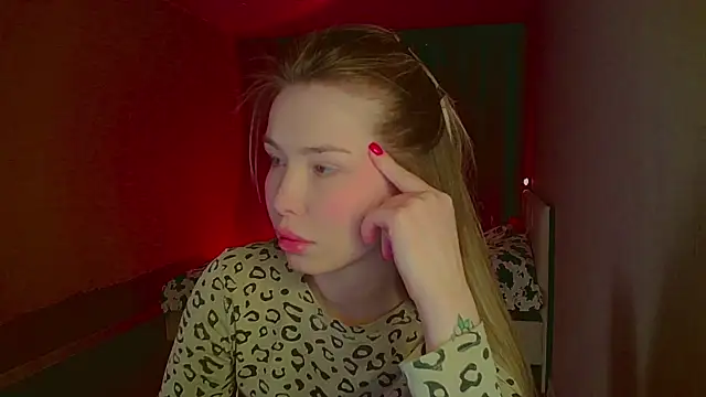 Snapshot of mia_raspberrie chatting on 21, 3, 2025 mia raspberrie online show from 21, 3, 2025