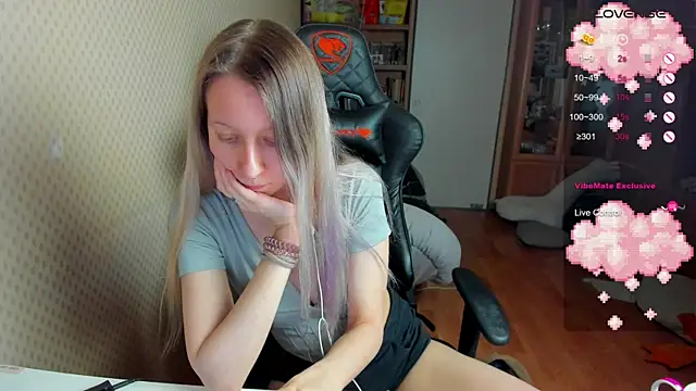 Snapshot of cutieMila chatting on 1, 2, 2025 cutieMila online show from 1, 2, 2025