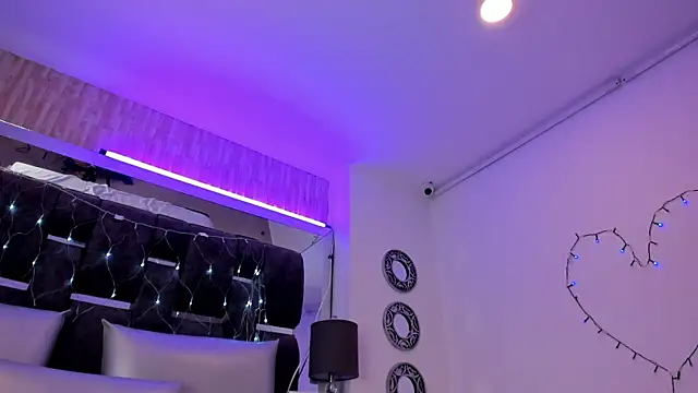 Charlotte Myers online show from 26, 2, 2025