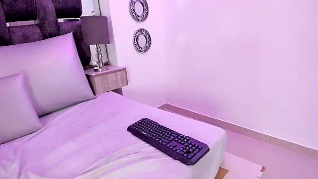 Charlotte Myers online show from 30, 10, 2025