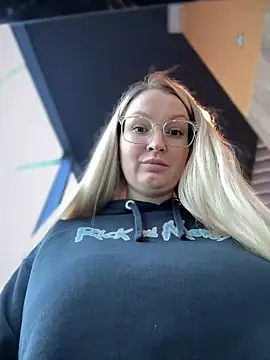 Snapshot of Teya_moon_ chatting on 30, 1, 2025 Teya moon  online show from 30, 1, 2025