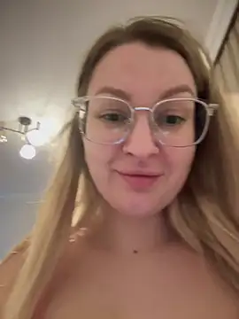 Snapshot of Teya_moon_ chatting on 13, 3, 2025 Teya moon  online show from 13, 3, 2025