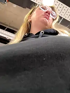 Snapshot of Teya_moon_ chatting on 14, 12, 2025 Teya moon online show from 14, 12, 2025