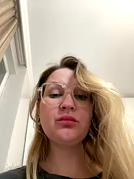 Snapshot of Teya_moon_ chatting on 14, 12, 2025 Teya moon online show from 14, 12, 2025