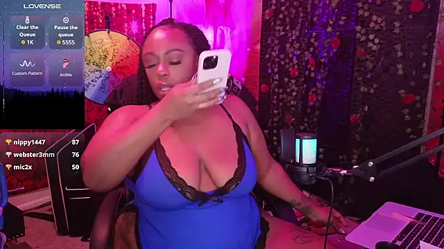 Snapshot of cheriserozequeen chatting on 28, 10, 2025 cheriserozequeen online show from 28, 10, 2025