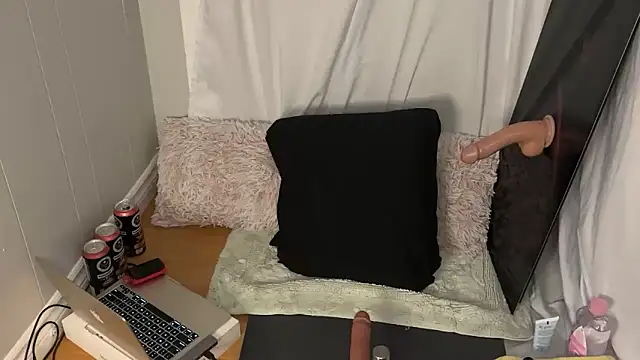 IvyWylde online show from 26, 10, 2025