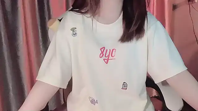 Snapshot of _Ely_ chatting on 18, 3, 2025 Ely online show from 18, 3, 2025