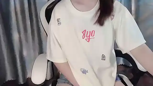 Snapshot of _Ely_ chatting on 22, 3, 2025 Ely online show from 22, 3, 2025