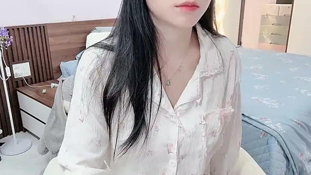 Snapshot of _Ely_ chatting on 19, 11, 2025 Ely online show from 19, 11, 2025