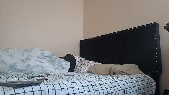 Snapshot of hailzeffn chatting on 1, 10, 2025 hailzeffn online show from 1, 10, 2025