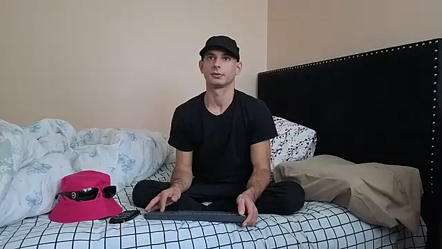 Snapshot of hailzeffn chatting on 18, 10, 2025 hailzeffn online show from 18, 10, 2025