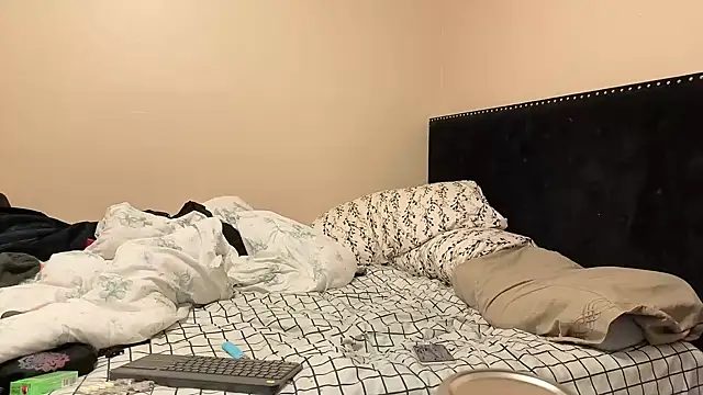 Snapshot of hailzeffn chatting on 23, 10, 2025 hailzeffn online show from 23, 10, 2025