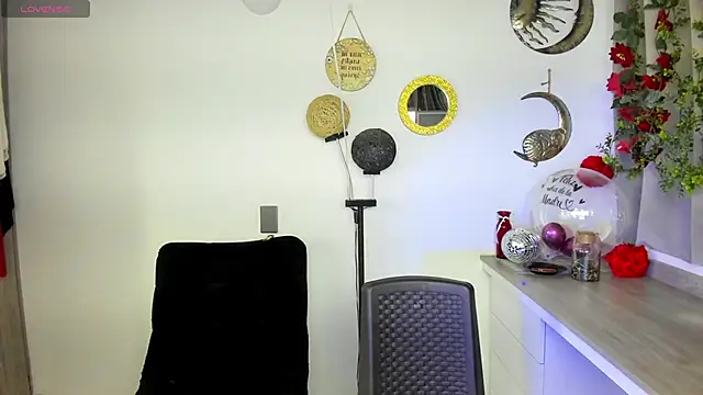 Snapshot of _cristal_ayala chatting on 6, 10, 2025 cristal ayala online show from 6, 10, 2025