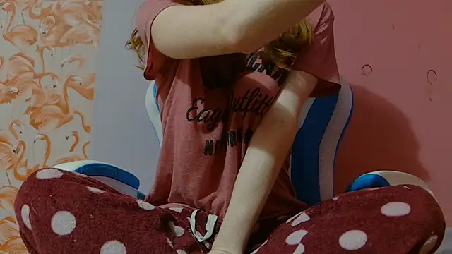 strawberrysmoothie online show from 31, 12, 2024