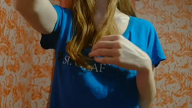 strawberrysmoothie online show from 15, 3, 2025