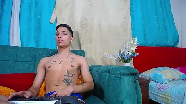 Leon hot X online show from 29, 12, 2024