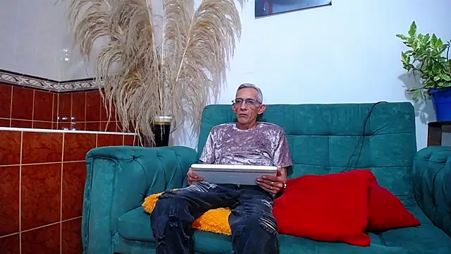 Leon hot X online show from 21, 1, 2025