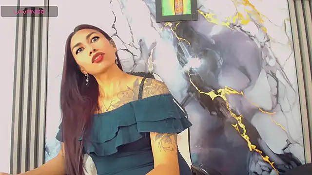 khiara moretti online show from 15, 5, 2026